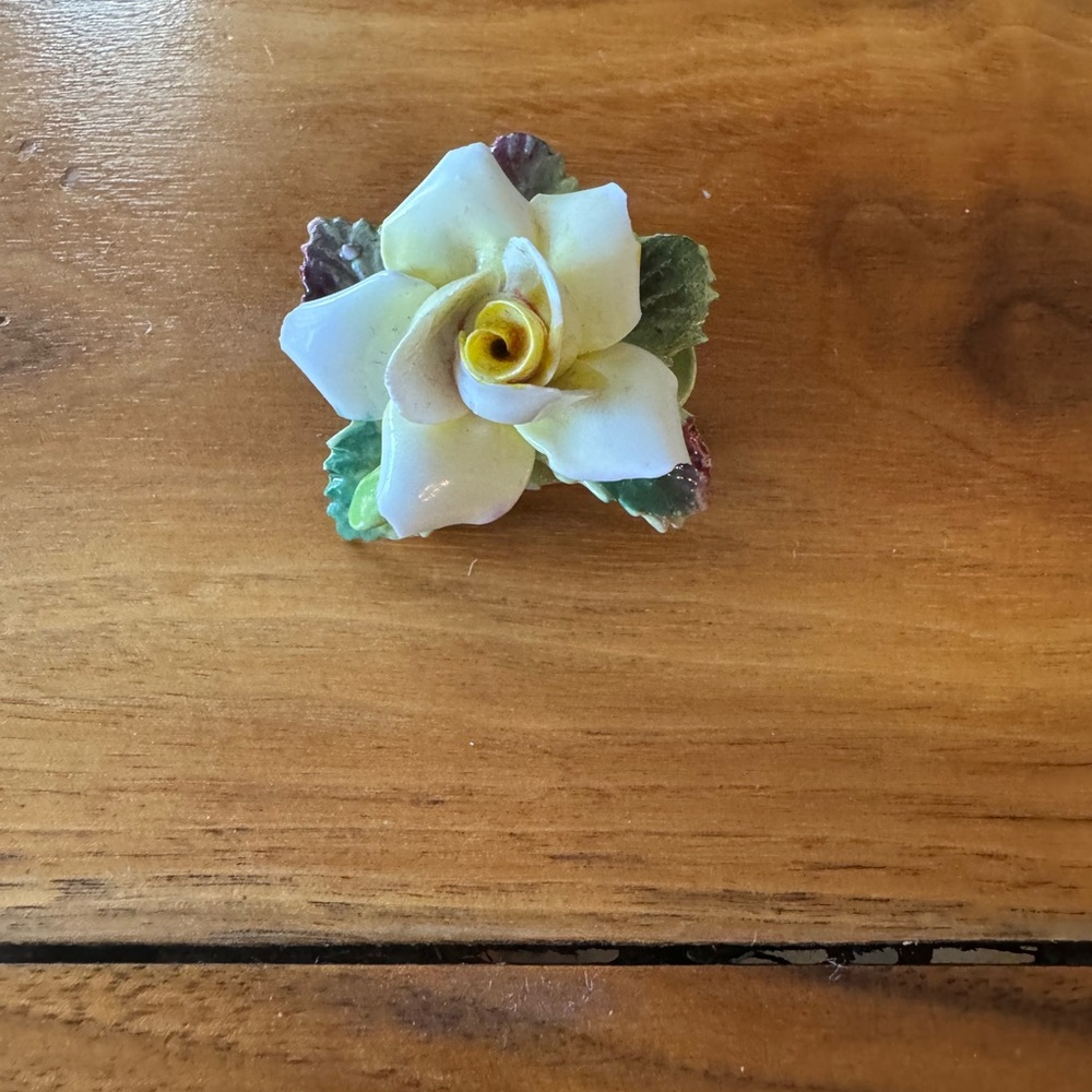 Cara China Staffordshire Porcelain White Flower Vintage Brooch